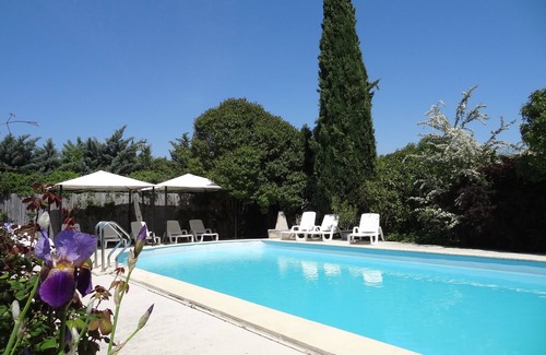 Apt House | Charming cottage - private terrace overlooking the large wooded park