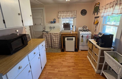 Falmouth Heights Cottage | Charming Cottage Steps from Falmouth Heights Beach