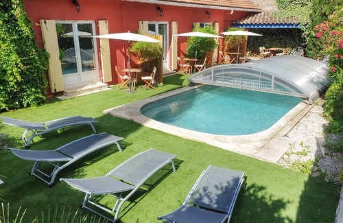 Vacqueyras Cottage | Charming cottage with jacuzzi and swimming pool in the heart of the village of Vacqueyras