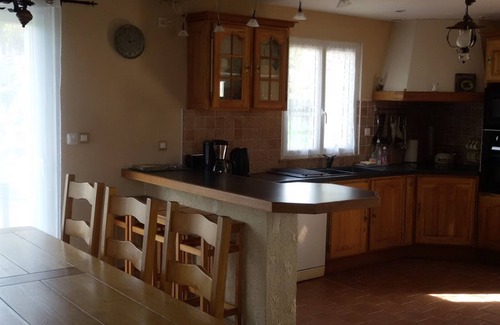 Houssay Cottage | Charming cottage with fireplace and garden, perfect for families