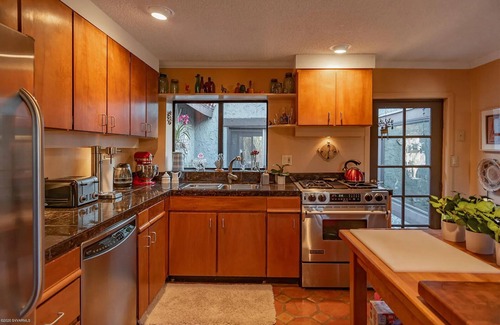 West Sedona Cabin | Charming Cottage: Your Cozy Retreat!