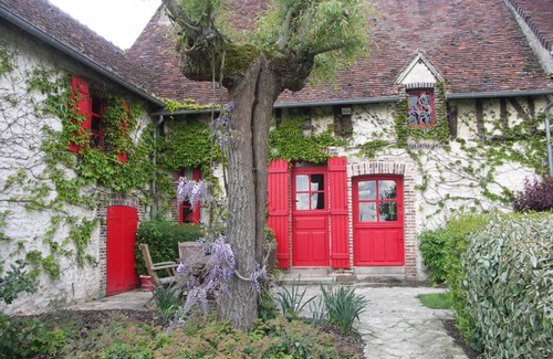 Longny les Villages Cottage | Charming Country Retreat: Fireplace, Central Heating, WiFi, Pet-Friendly, Near Nature Trails