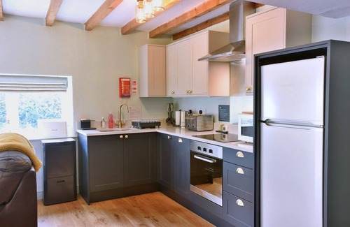 Crowdecote Cottage | Charming country cottage with stunning views