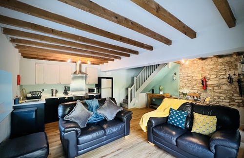 Crowdecote Cottage | Charming country cottage with stunning views