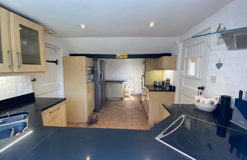 Plummers Plain House | Charming Country House, Heated Pool, Gated Entrance, Secure Parking, Sleeps 8