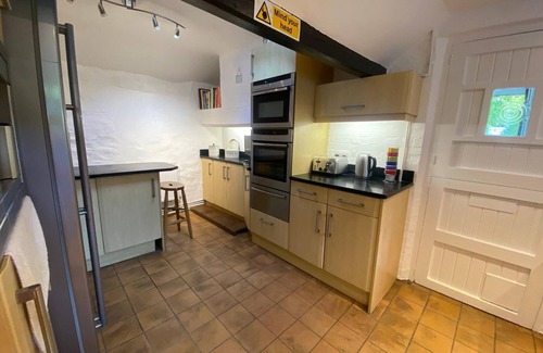 Plummers Plain House | Charming Country House, Heated Pool, Gated Entrance, Secure Parking, Sleeps 8