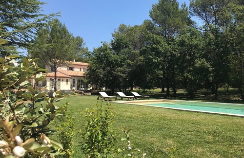 Rognes House | Charming country house in the Aixois countryside