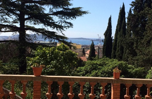Toulon House | Charming country house on the Faron