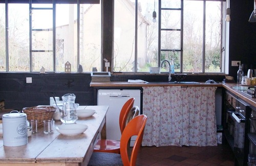 Louplande Cottage | Charming Countryside House, 10 min from Le Mans, Close to A11, with Private Terrace