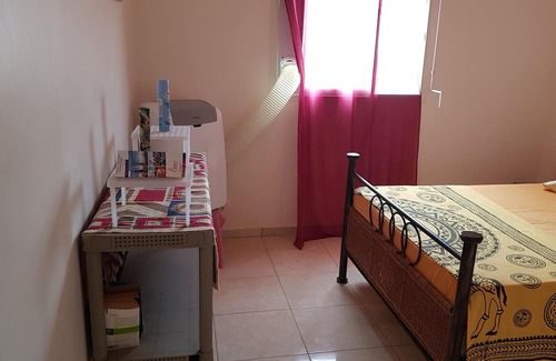 Port-Louis Bed & Breakfast | Charming couple's room in a homestay