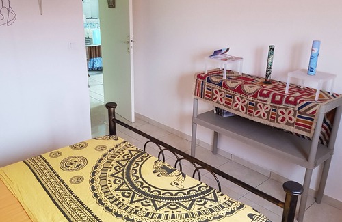 Port-Louis Bed & Breakfast | Charming couple's room in a homestay