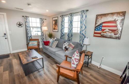 Berkley House | Charming Cowboy Bunkhouse in Denver