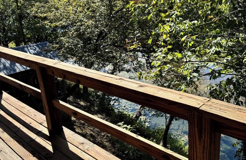 Tahlequah Apartment | Charming Cozy 1-bedroom Riverside Apartment with AC, WiFi in peaceful Tahlequah