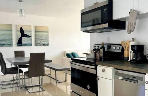Lauderdale Beach Cottage | Charming & Cozy Cottage 2 min walk 2 the Beach