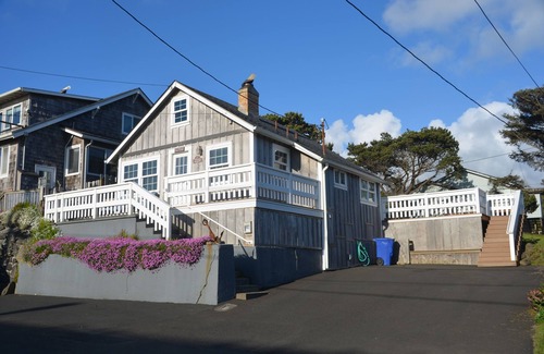 Nelscott Cottage | Charming Cozy Cottage w/OceanView! Steps to Beach! W/2 large decks and WiFi!