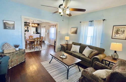 Trinidad House | Charming & Cozy Craftsman: AC/Heat + Pets Free!