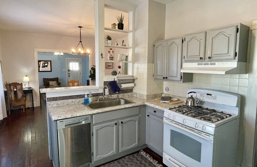 Trinidad House | Charming & Cozy Craftsman: AC/Heat + Pets Free!