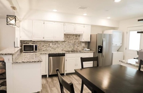 Biggs Field House | Charming Cozy Retreat Near Ft Bliss, Shopping & Restaurants