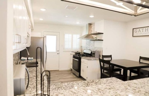 Biggs Field House | Charming Cozy Retreat Near Ft Bliss, Shopping & Restaurants