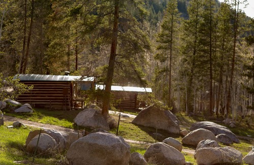 Pitkin County Cabin | Charming & Cozy Snug Cabin at Dreamy Art & Nature Retreat Center