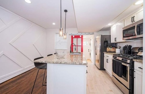 Northeast House | Charming Cozy Stay Free Parking Central Location