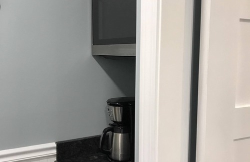 Cape Neddick Apartment | Charming, cozy, tranquil 1st floor condo - 5 minutes to Perkins Cove