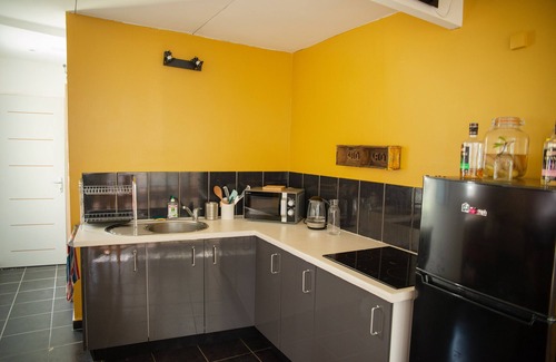 Centre-Ville House | Charming Creole hut in downtown Saint-Pierre