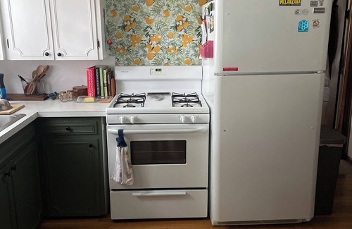Beechwood Cottage | Charming Deeded Lake Access 3-bedroom cottage in Holland. 2 Week Min.