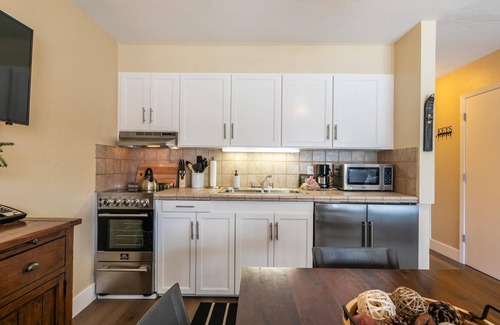 Truckee Condo | Charming Deluxe Studio w/Lake View #246 at Donner Lake Village