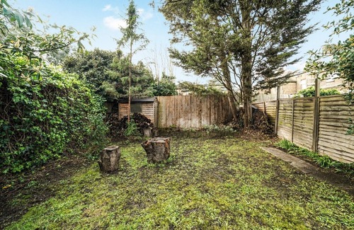 Forest Hill House | Charming Designer Cosy Loft Apartment