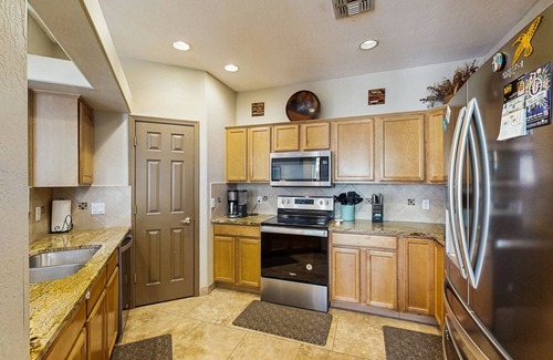 Rancho Vistoso Condo | Charming dog-friendly condo with pool, hot tub, washer/dryer, & AC