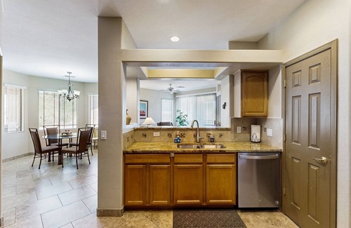 Rancho Vistoso Condo | Charming dog-friendly condo with pool, hot tub, washer/dryer, & AC