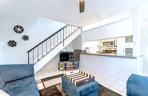 Tucson Condo | Charming dog-friendly, 2BR/1BA w/Pool, Mountain Views – Low Summer Rates! 🏖️n