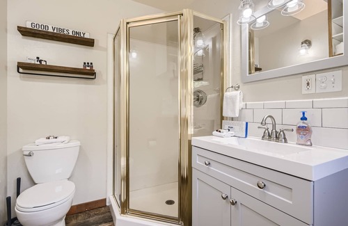 Alma House | Charming dog-friendly mountain cabin in Alma w/panoramic mountain views!