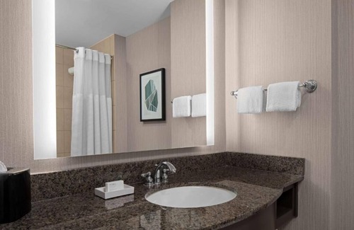 Bethesda Hotel | Charming Downtown Bethesda Unit Near Metro, NIH, Pet Friendly