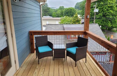 Bryson City Apartment | Charming Downtown Bryson City SkyLoft Studio 3 - Perfect for Couples