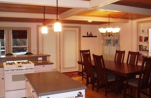 Williamstown House | Charming Downtown Williamstown Cottage - 5 Min Walk to Campus