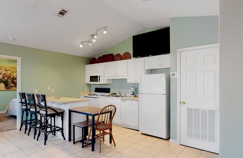 Port St. Joe House | Charming duplex, dog-friendly, with central AC, enclosed yard, & washer/dryer