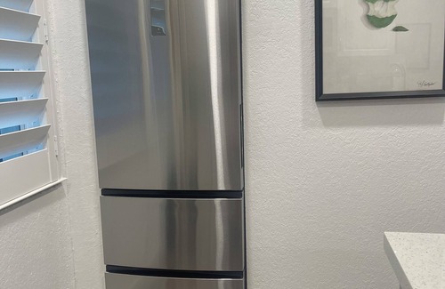 Lake Ida Shores Cottage | Charming East Delray Cottage – Fully Furnished, 1 Mile from the Beach!