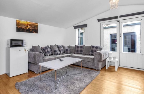 Blackburn House | Charming Edinburgh KEYWORKS CONTRACTERS BUSINESS