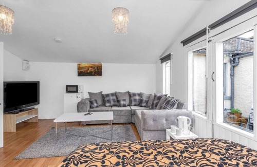 Blackburn House | Charming Edinburgh KEYWORKS CONTRACTERS BUSINESS