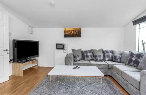 Blackburn House | Charming Edinburgh KEYWORKS CONTRACTERS BUSINESS