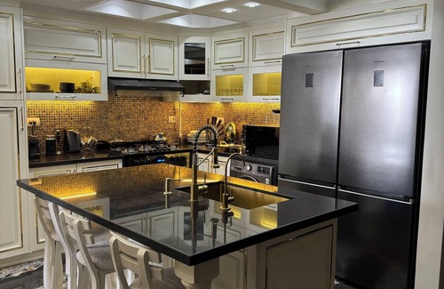 Al-Muntazah House | Charming 2-bedroom beachfront condo with AC, WiFi in superb Louran, Alexandria