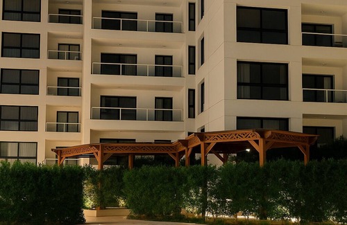 Al-Manasrah Ski Chalet | Charming Chalet in Port Said with Garden View