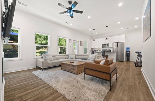 Church Street House | Charming Escape: Hot Tub & Fire Pit Winter Haven!