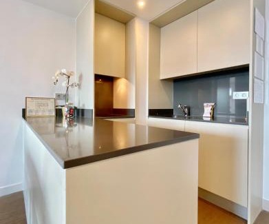 Castillejos Apartment | Charming Eurobuilding Skyline Madrid