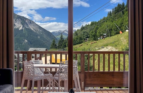 Champagny-en-Vanoise Apartment | Charming flat - SKI IN/OUT - CHAMPAGNY LA PLAGNE - Linen included