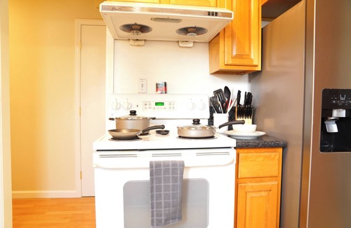 Barron Park House | Charming Family Friendly 4BR - 7 Min to Stanford