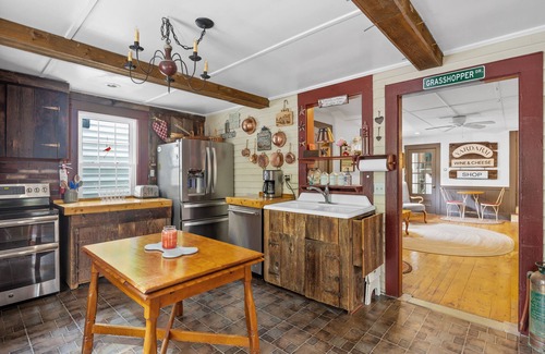 Ogunquit House | Charming Family-friendly 10 BR, 10.5 BA Property by Perkins Cove!