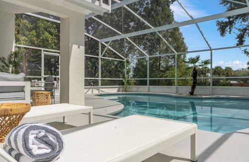 Sunridge Woods House | Charming Family Getaway 10 Miles from Disney
